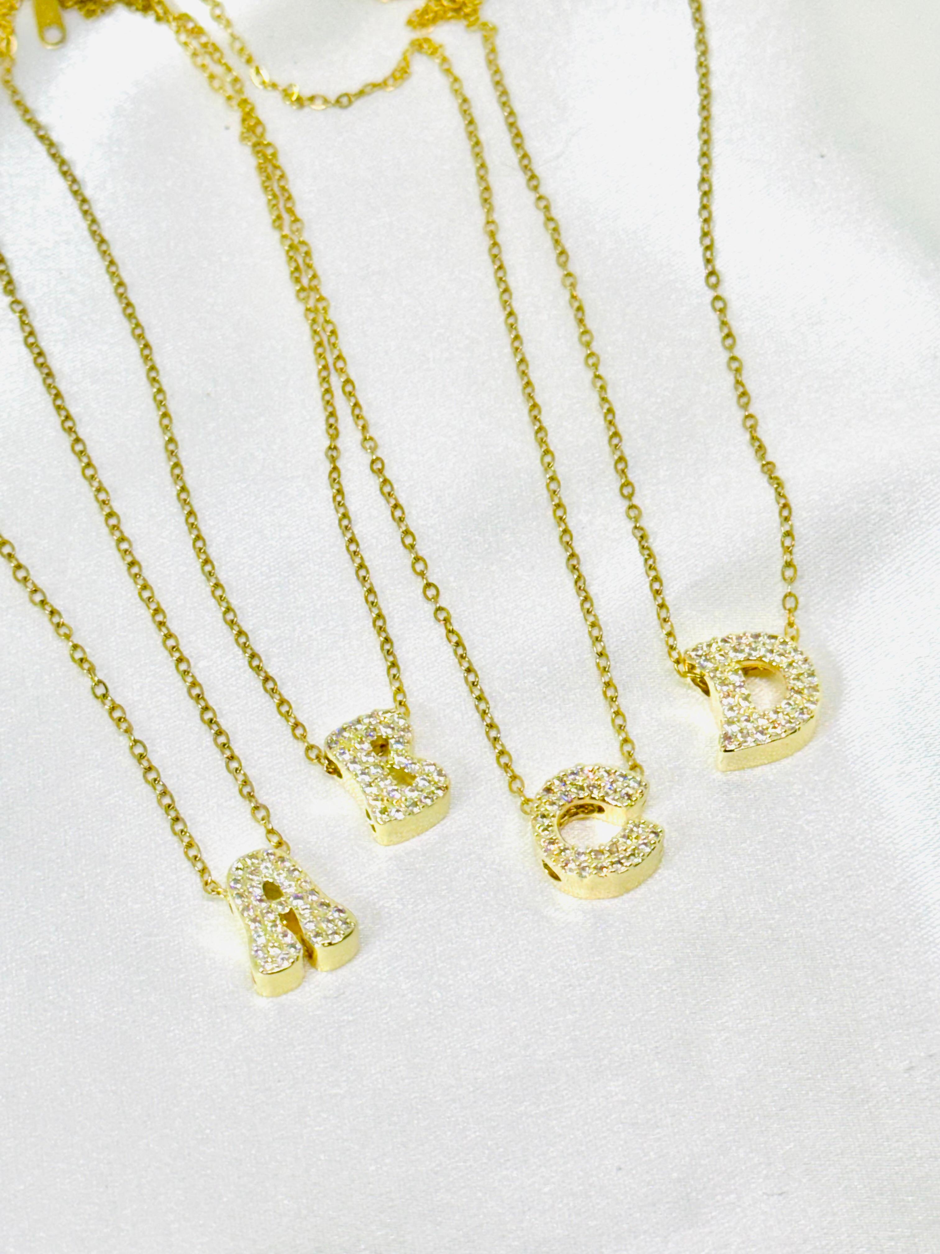 Collar rodio letras