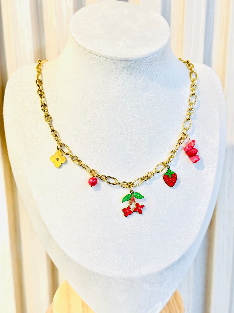 COLLAR CHERRY