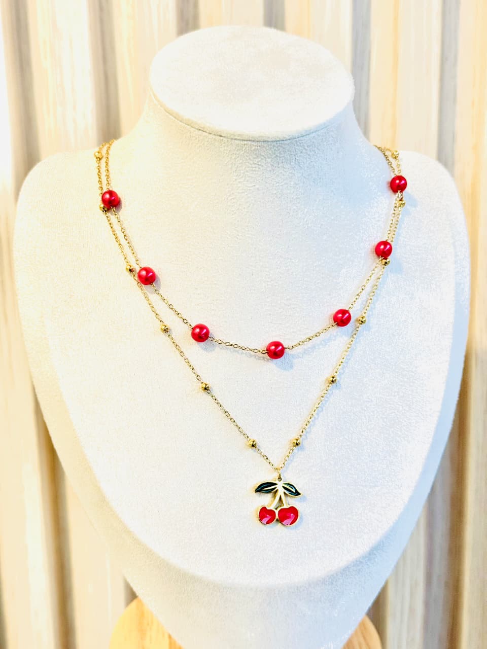 COLLAR CHERRY BOMB