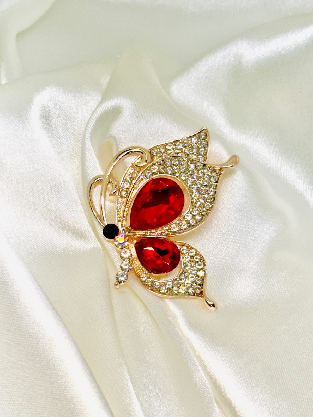 broche mariposa cutie red