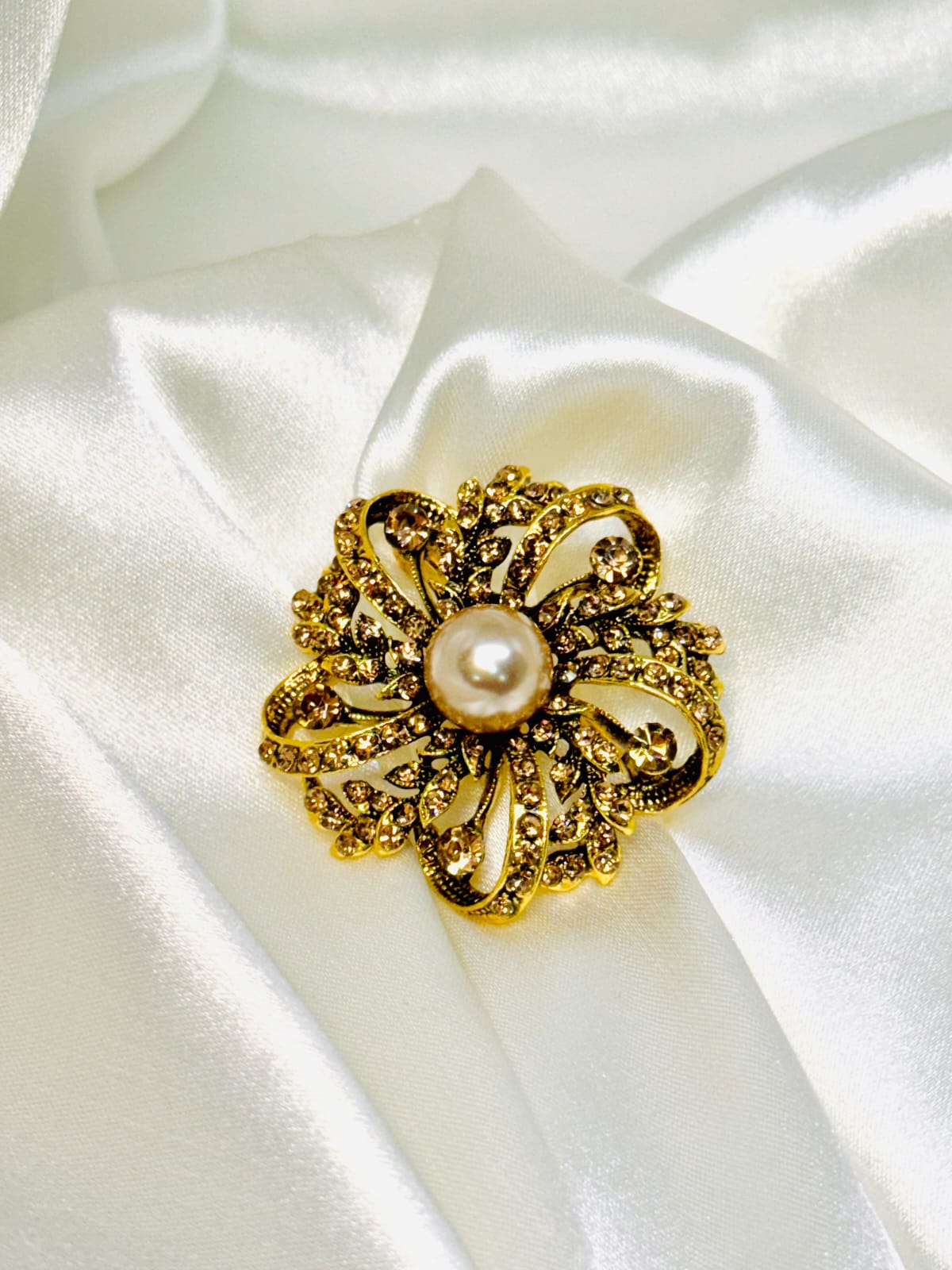 broche flower golden