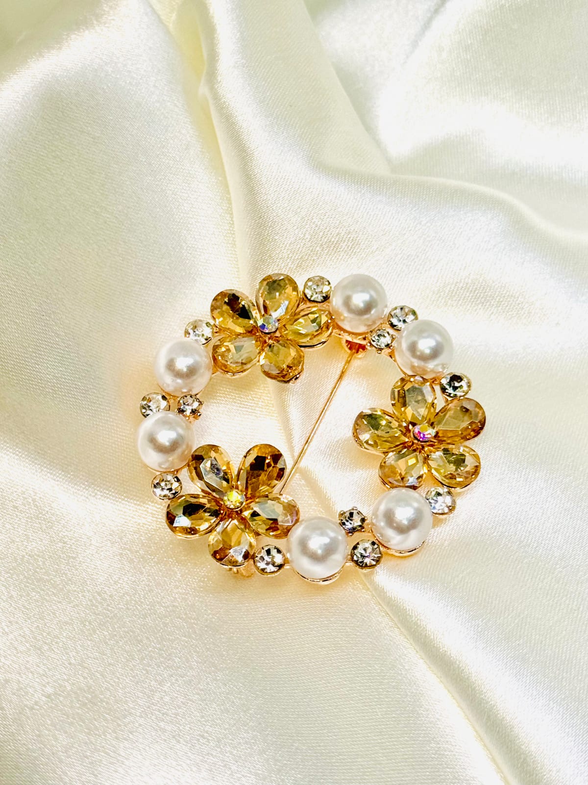 broche flower pearl gold