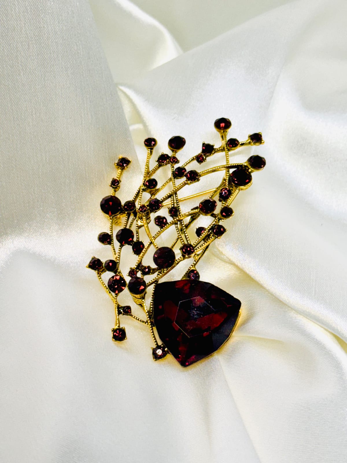 broche estilo grande café
