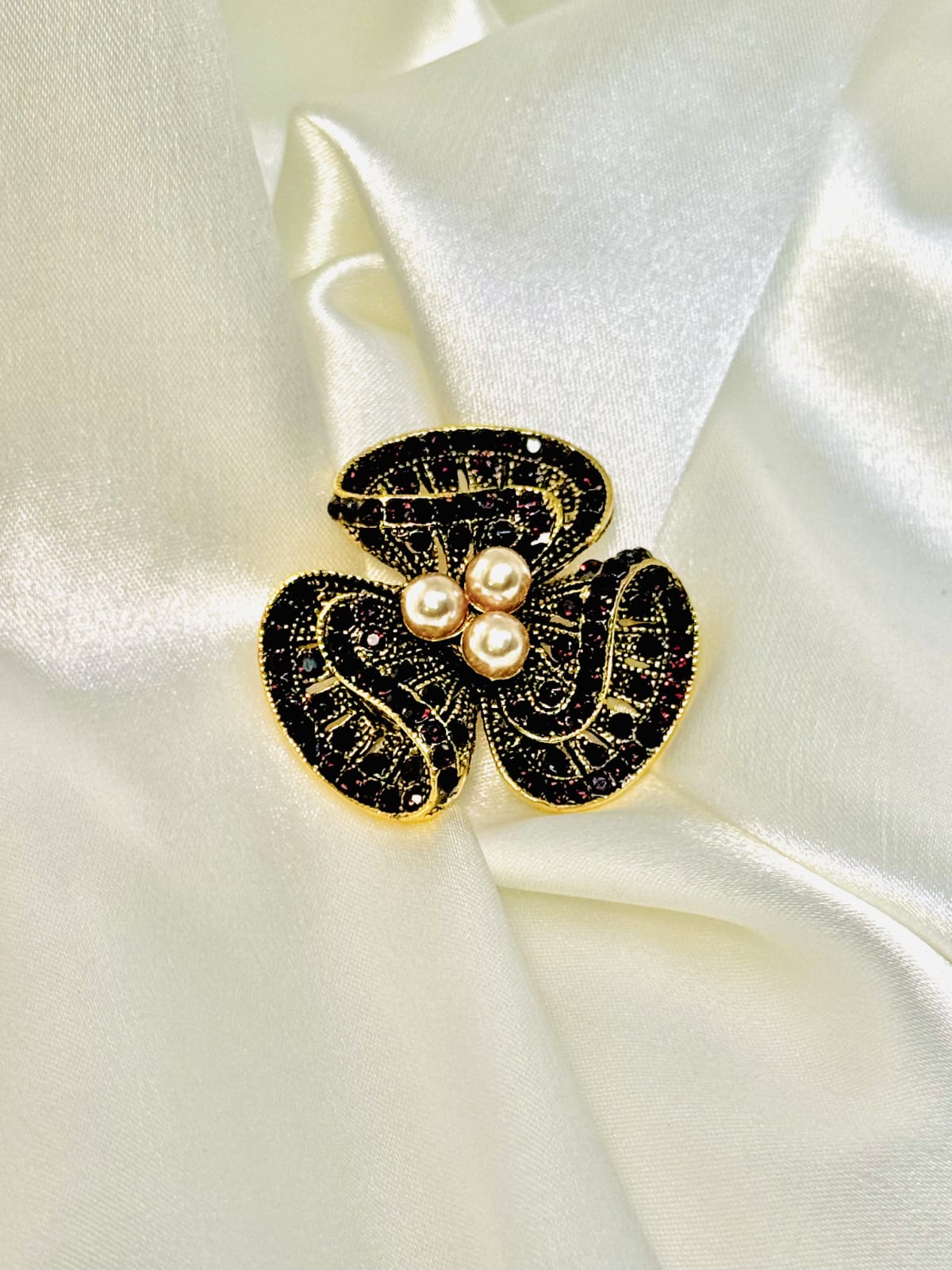 broche Edena