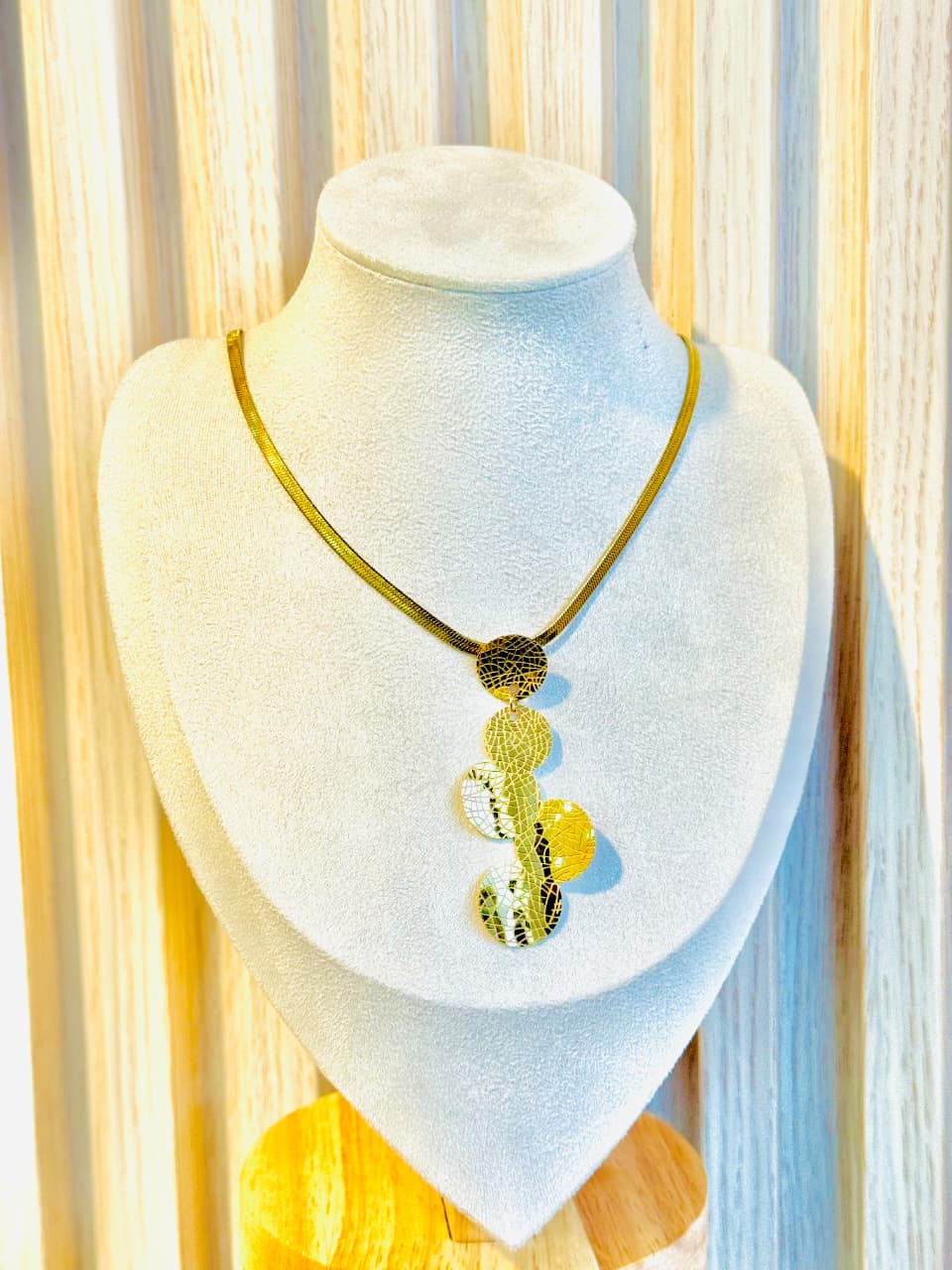 collar Ivorya