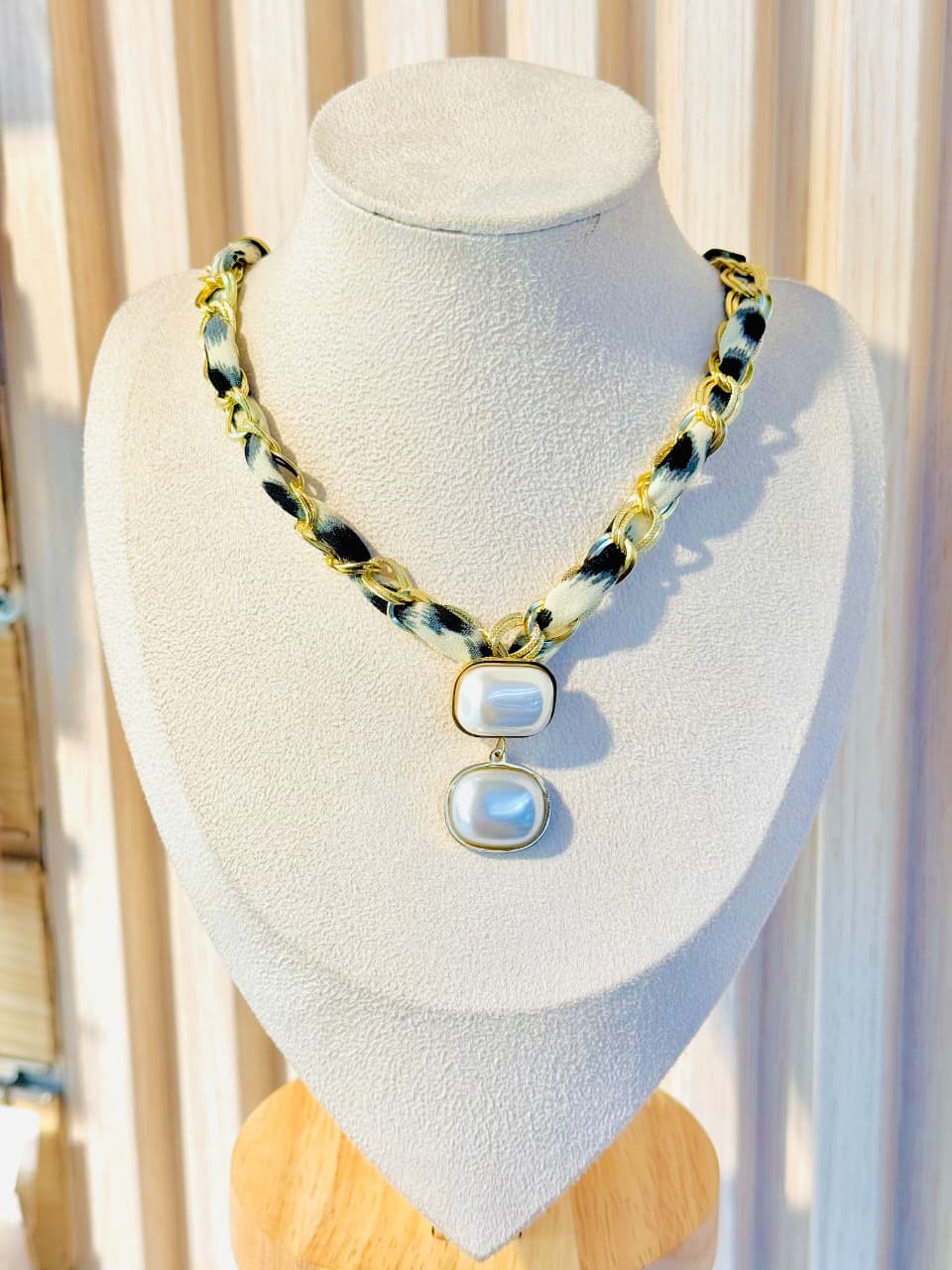 collar Felina