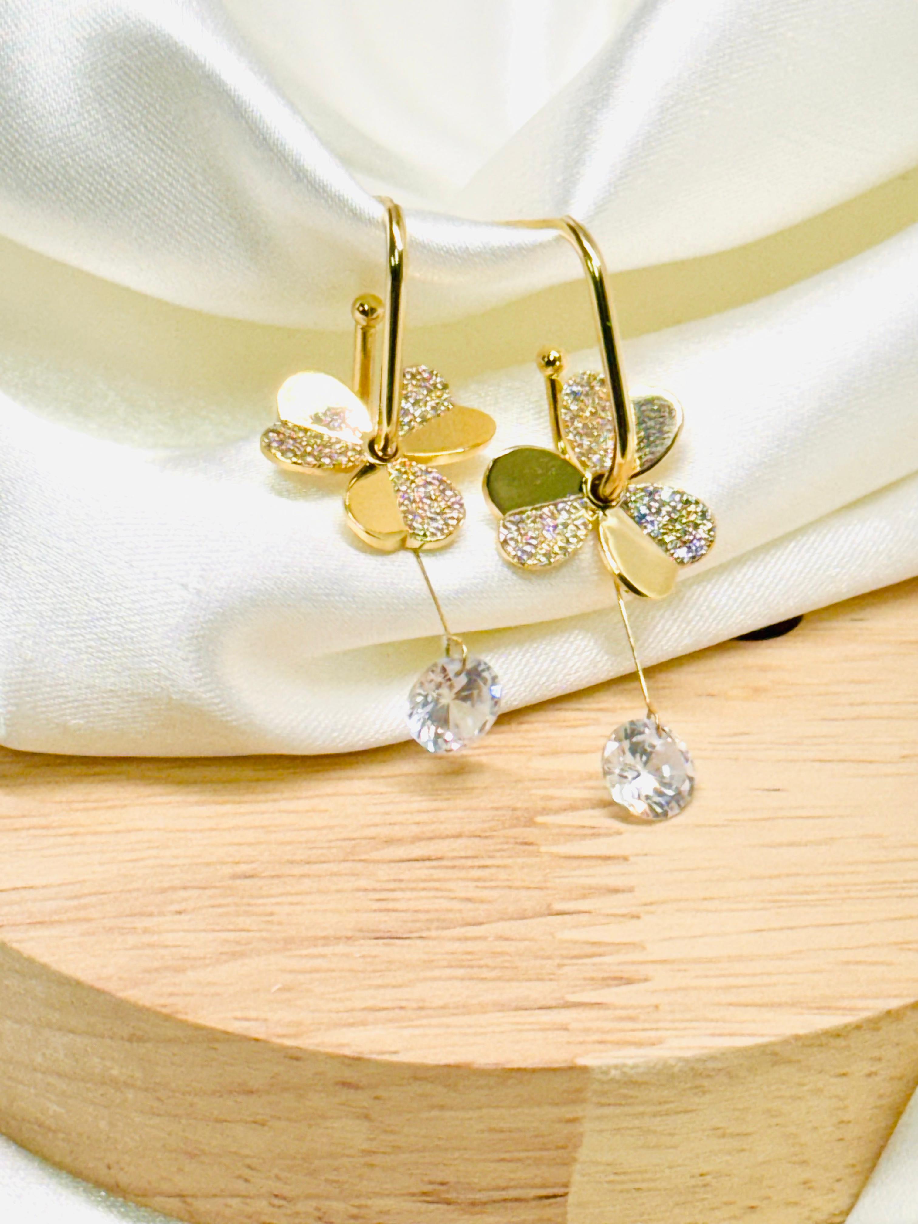 Aretes dorados rodio