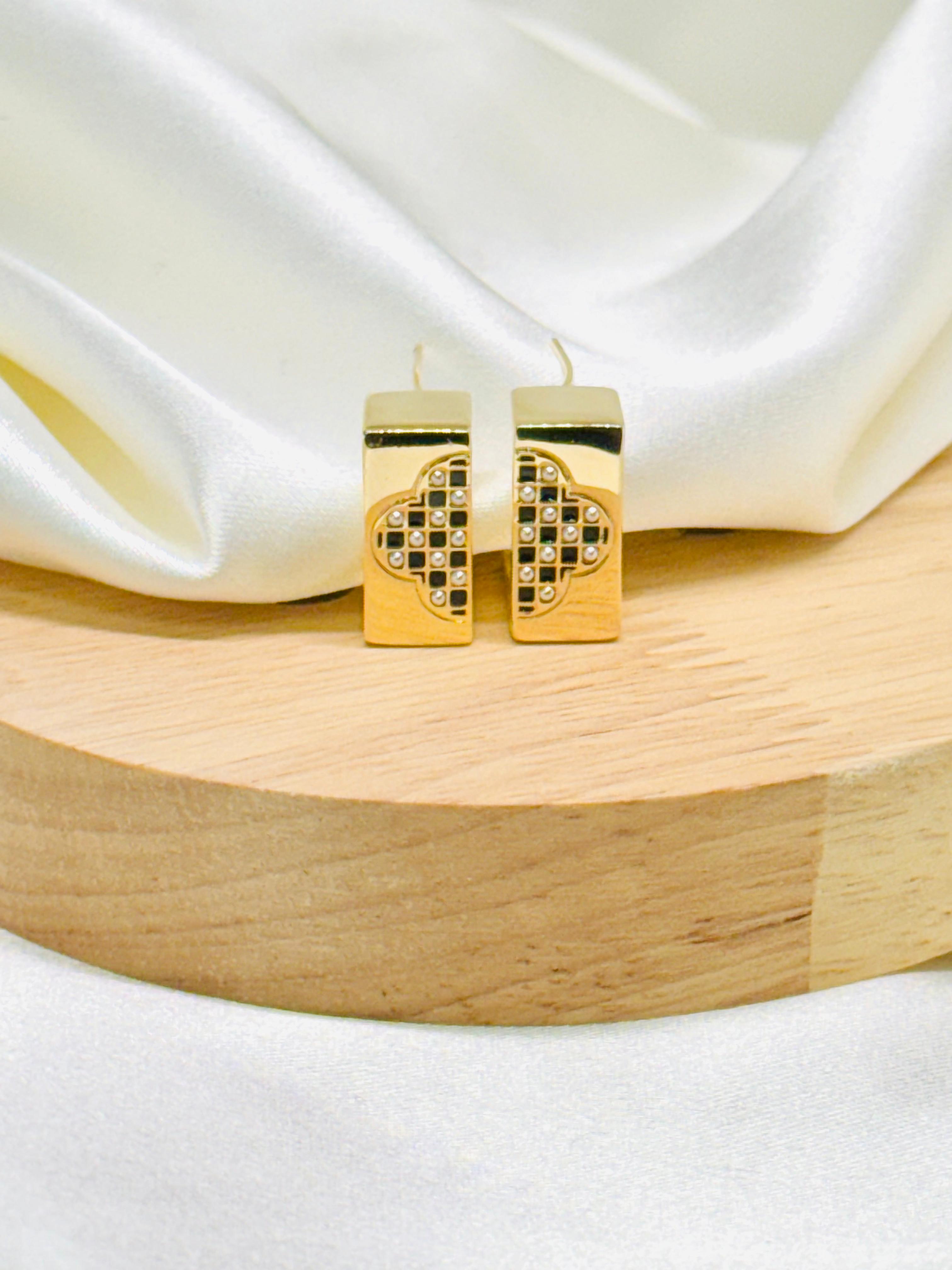 Aretes dorados rodio