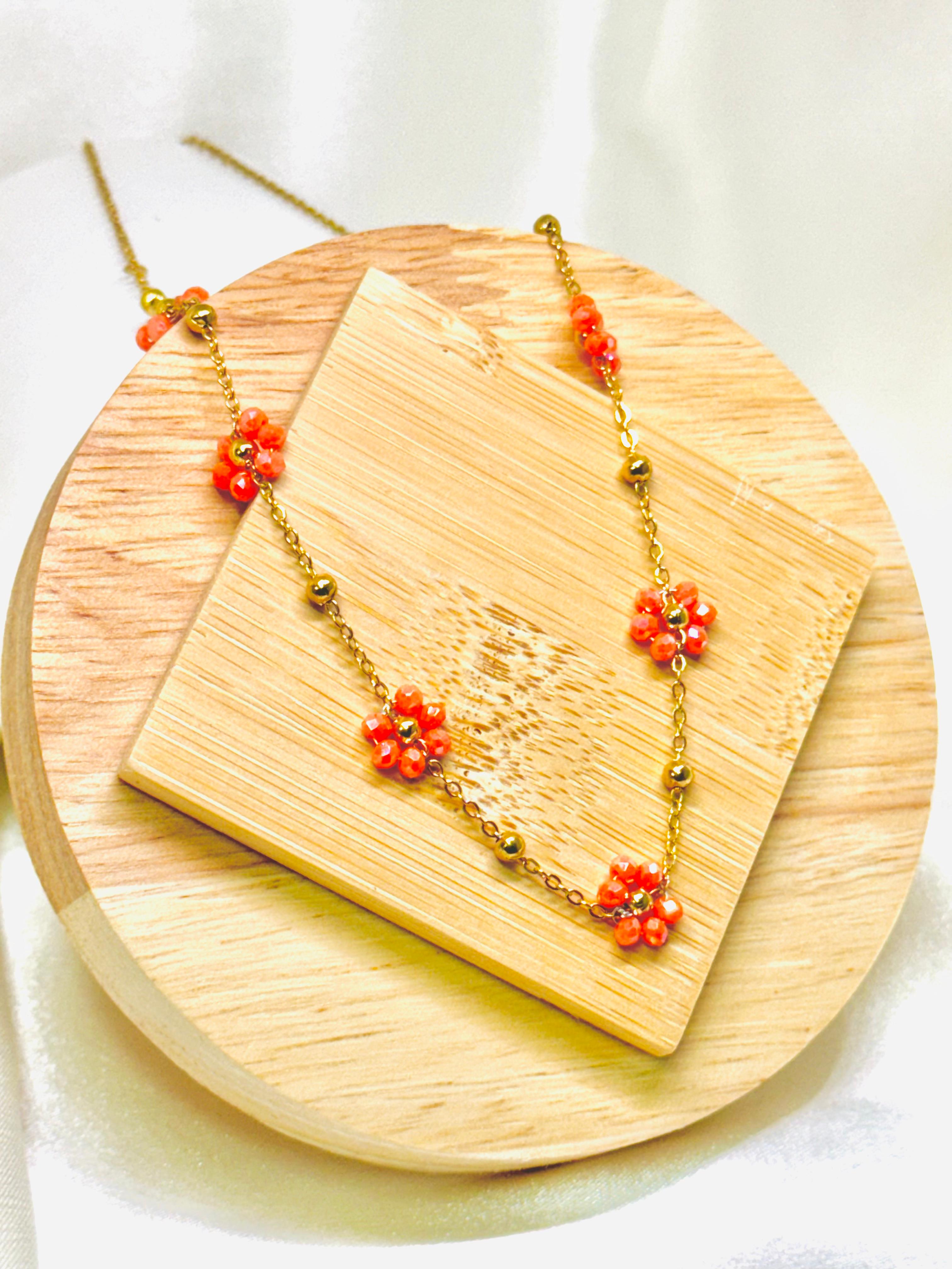 Collar flores naranjas