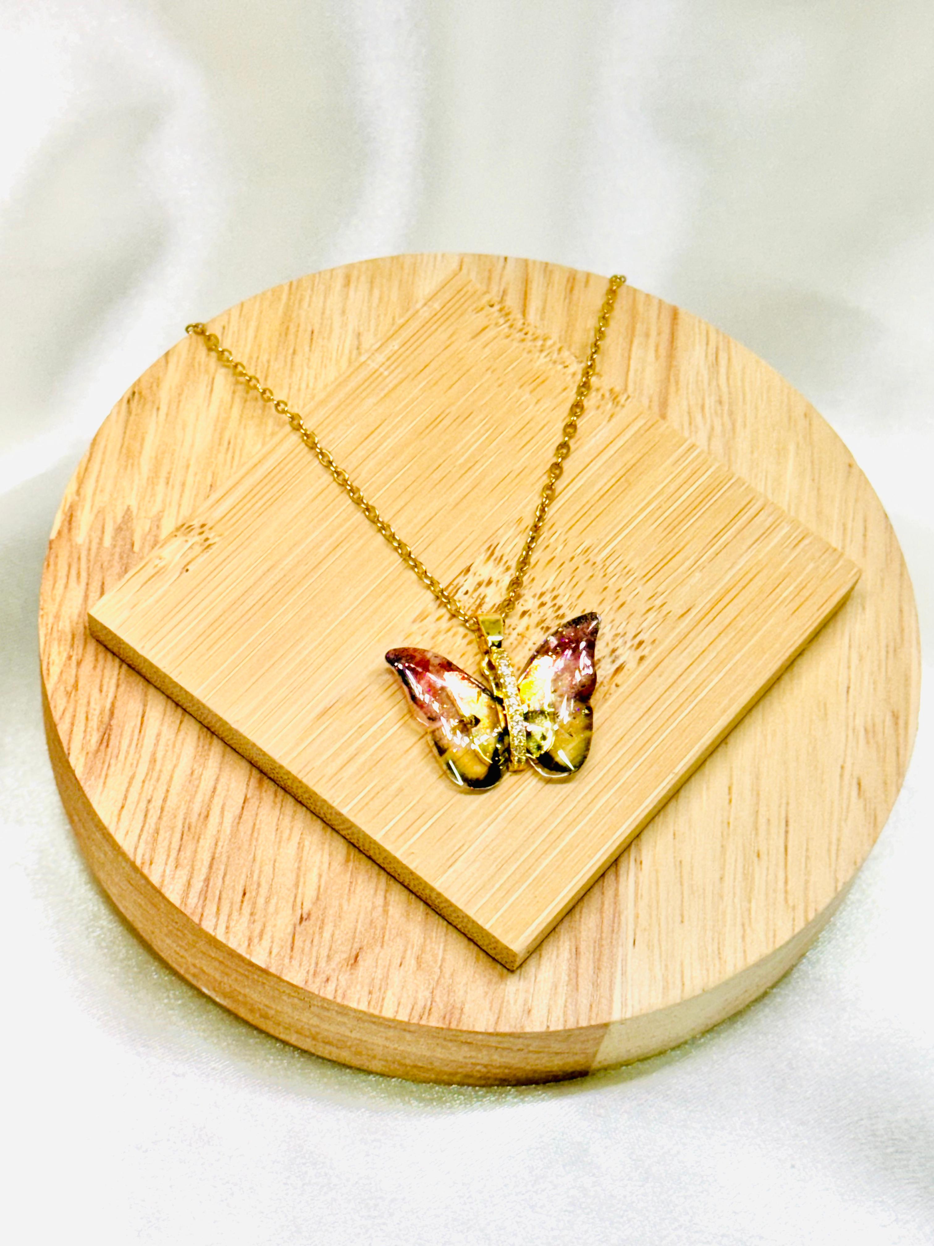 Collar mariposa rodio