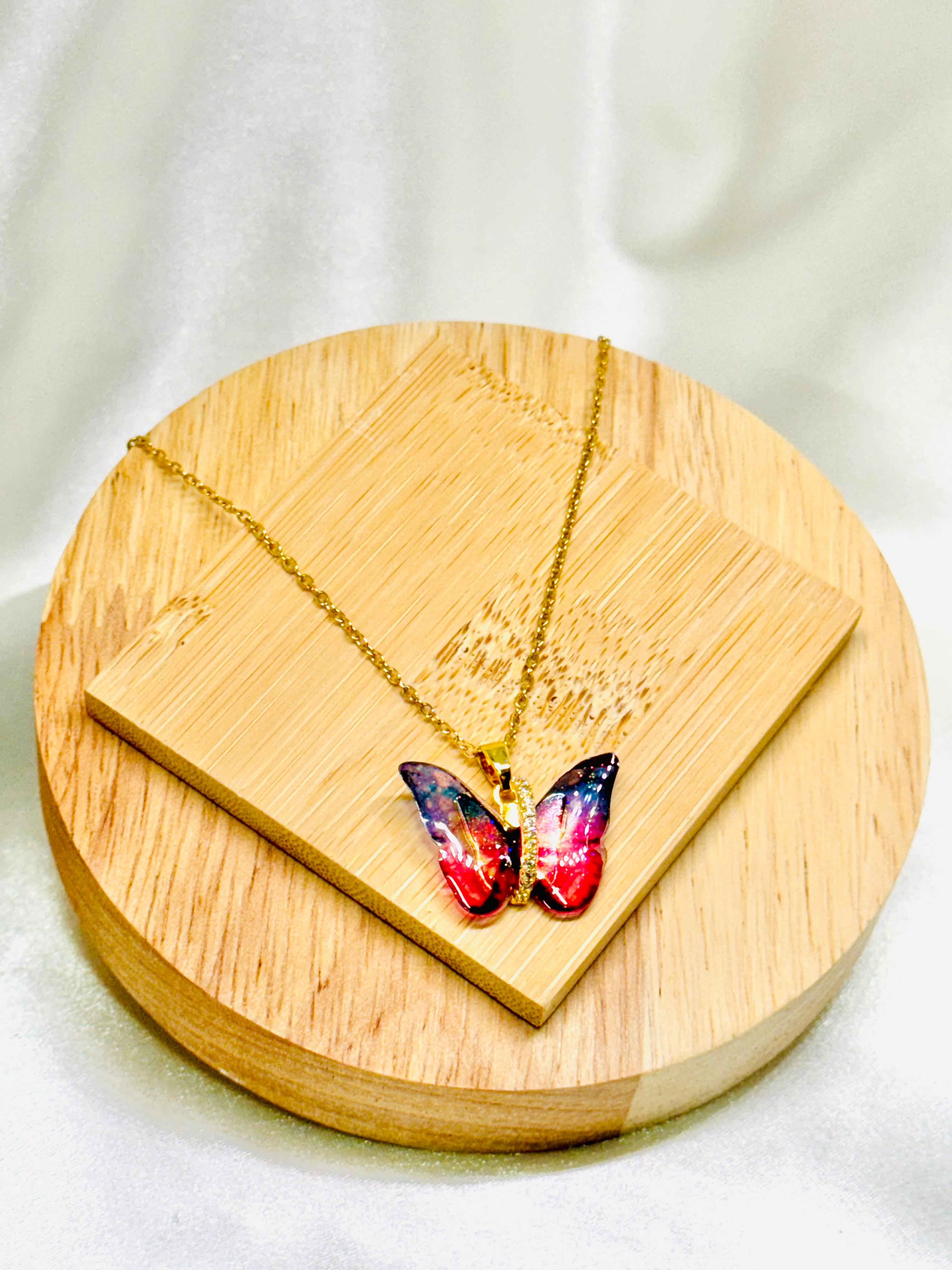 Collar mariposa rodio