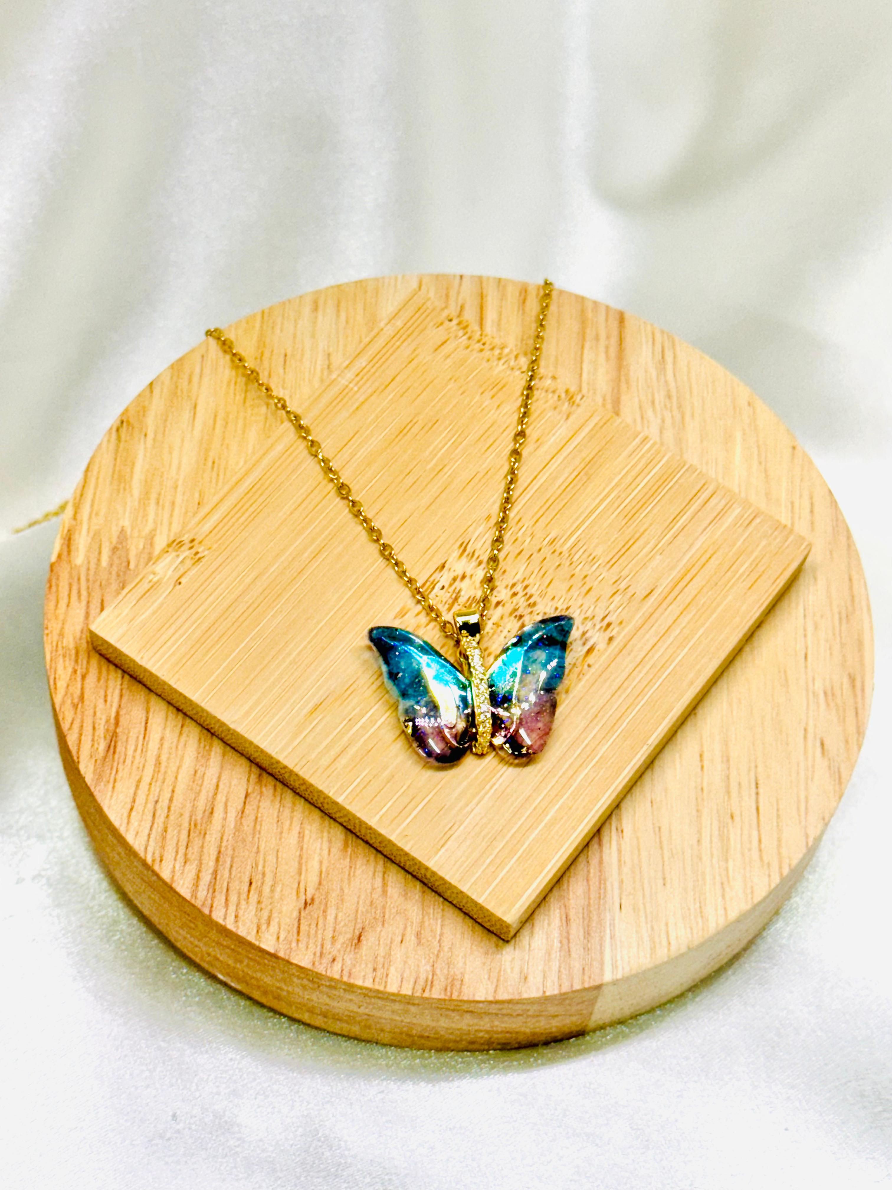 Collar mariposa rodio