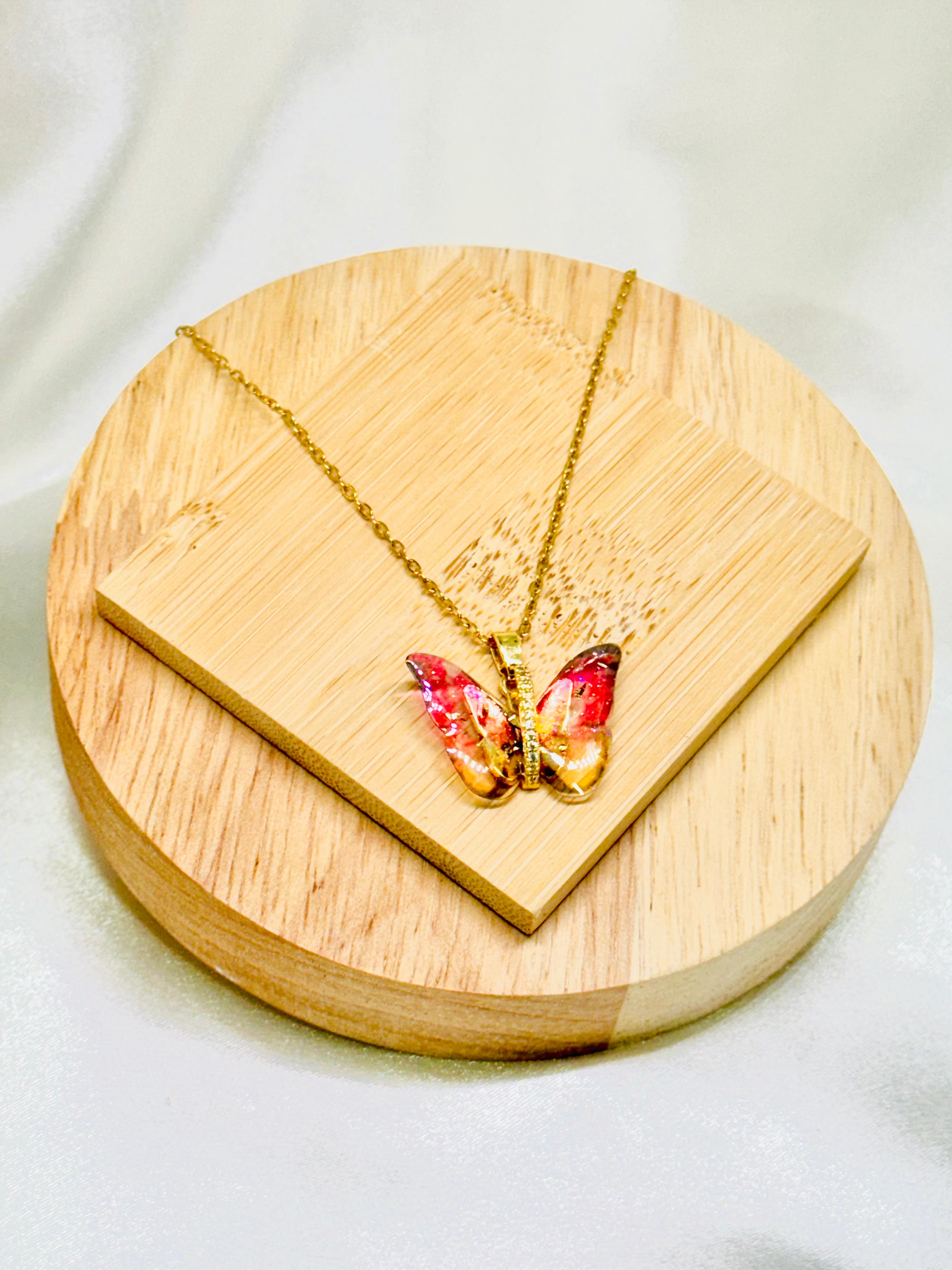 Collar mariposa rodio