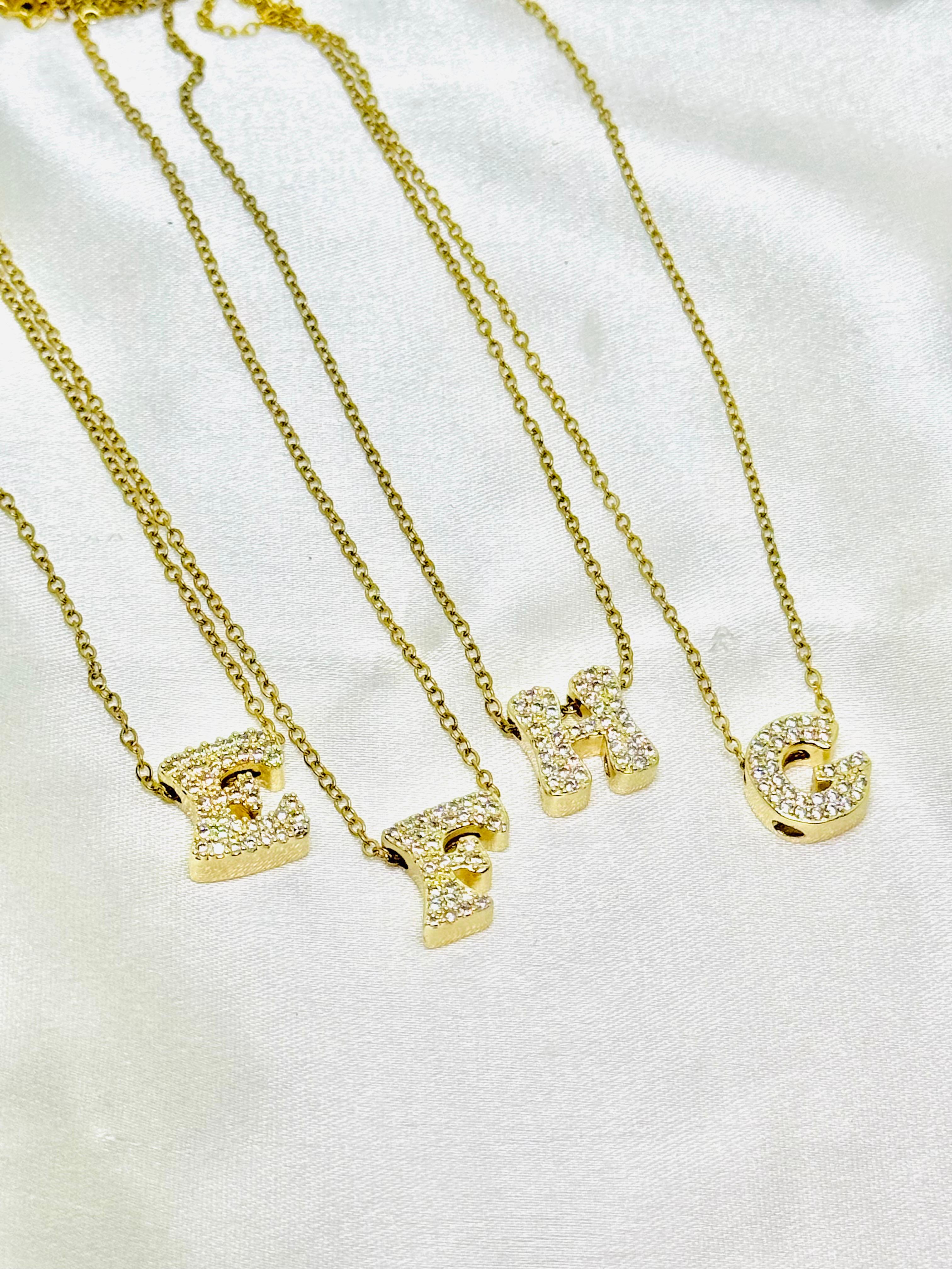 Collar rodio letras