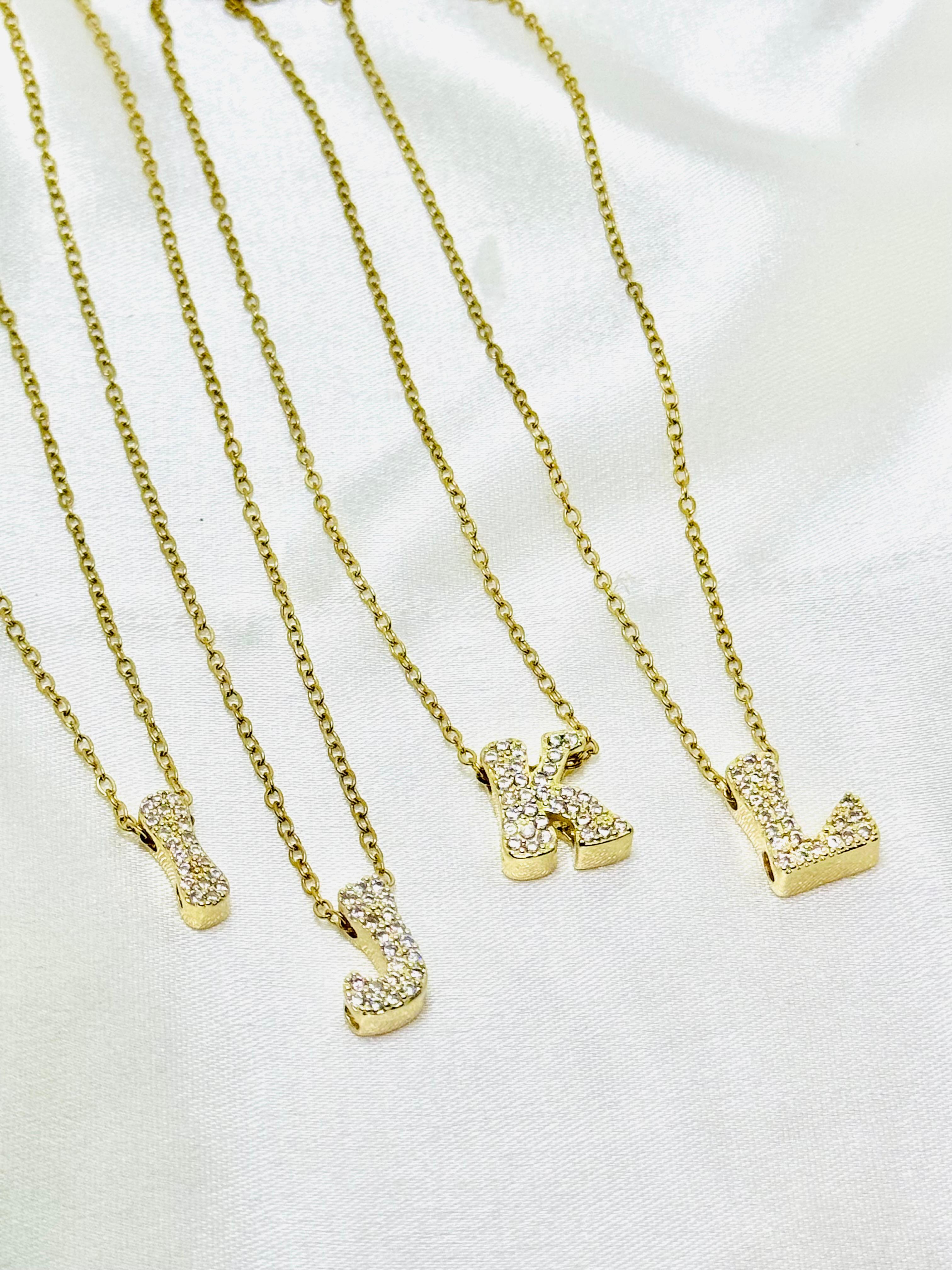 Collar rodio letras