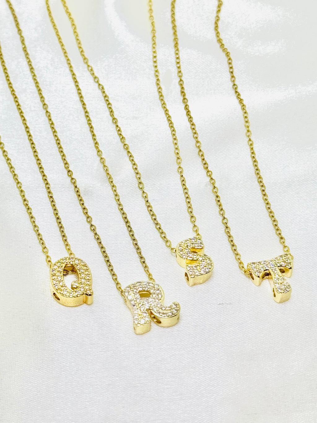 Collar rodio letras
