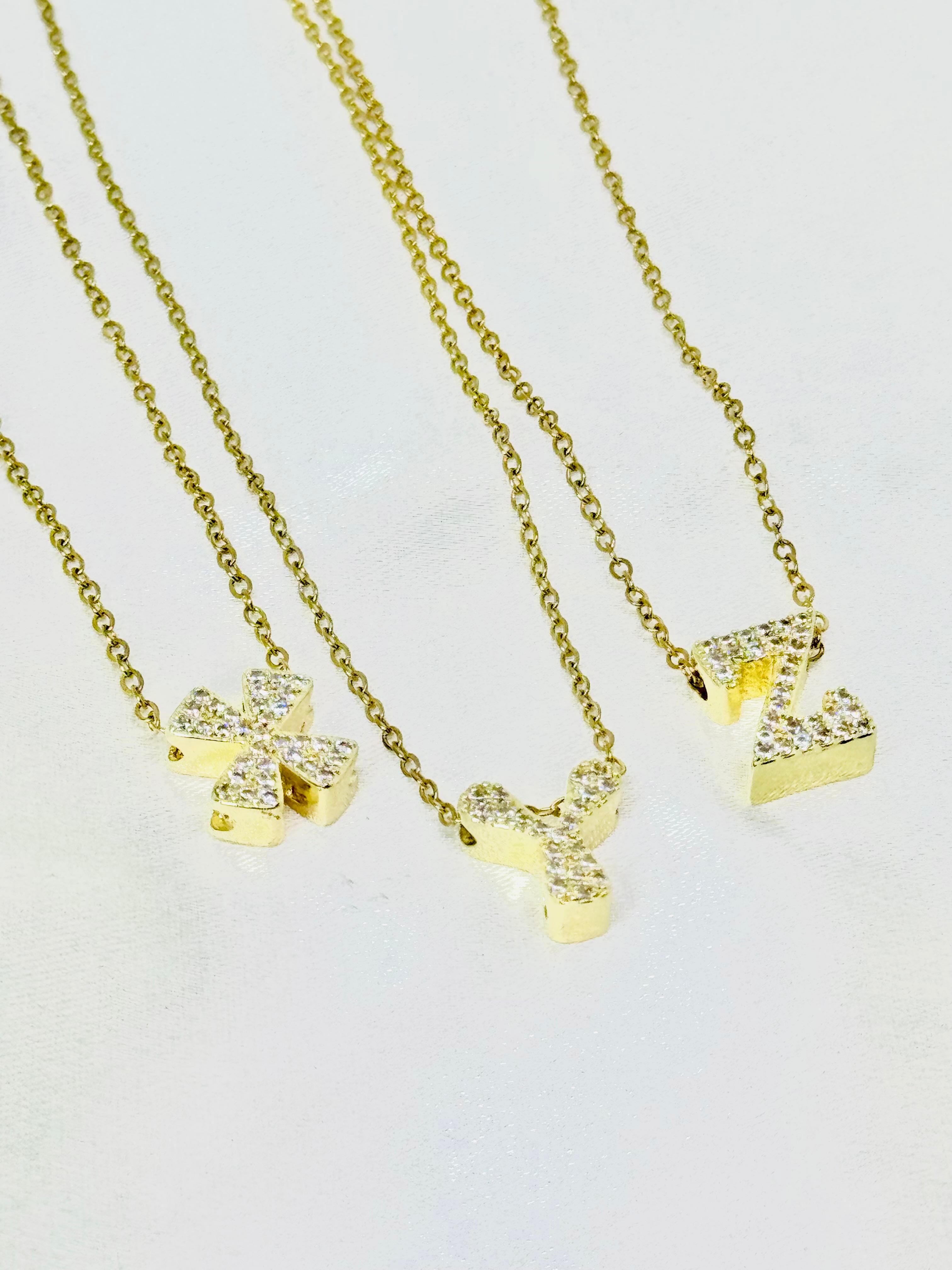 Collar rodio letras