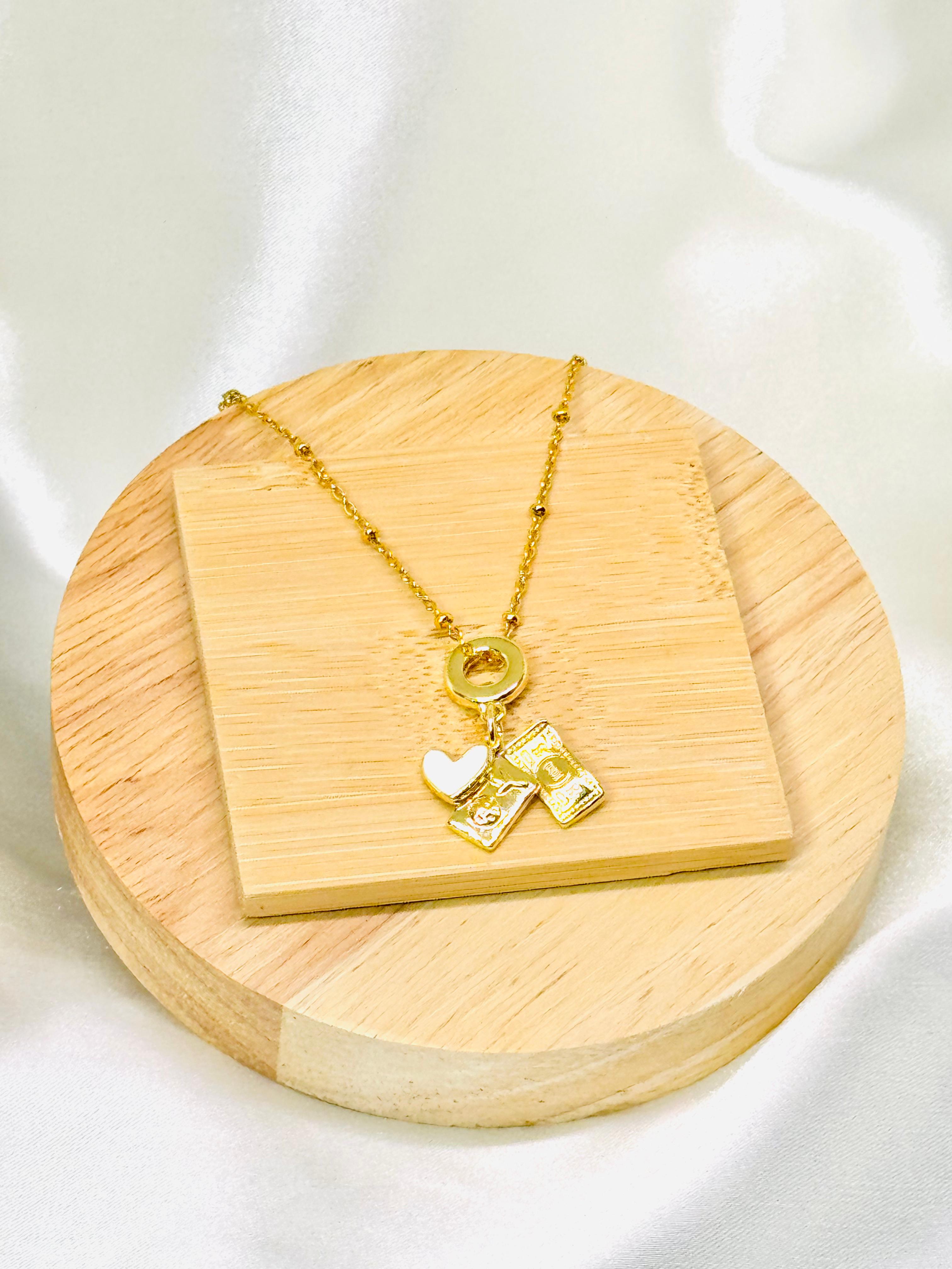Collar detalles dijes