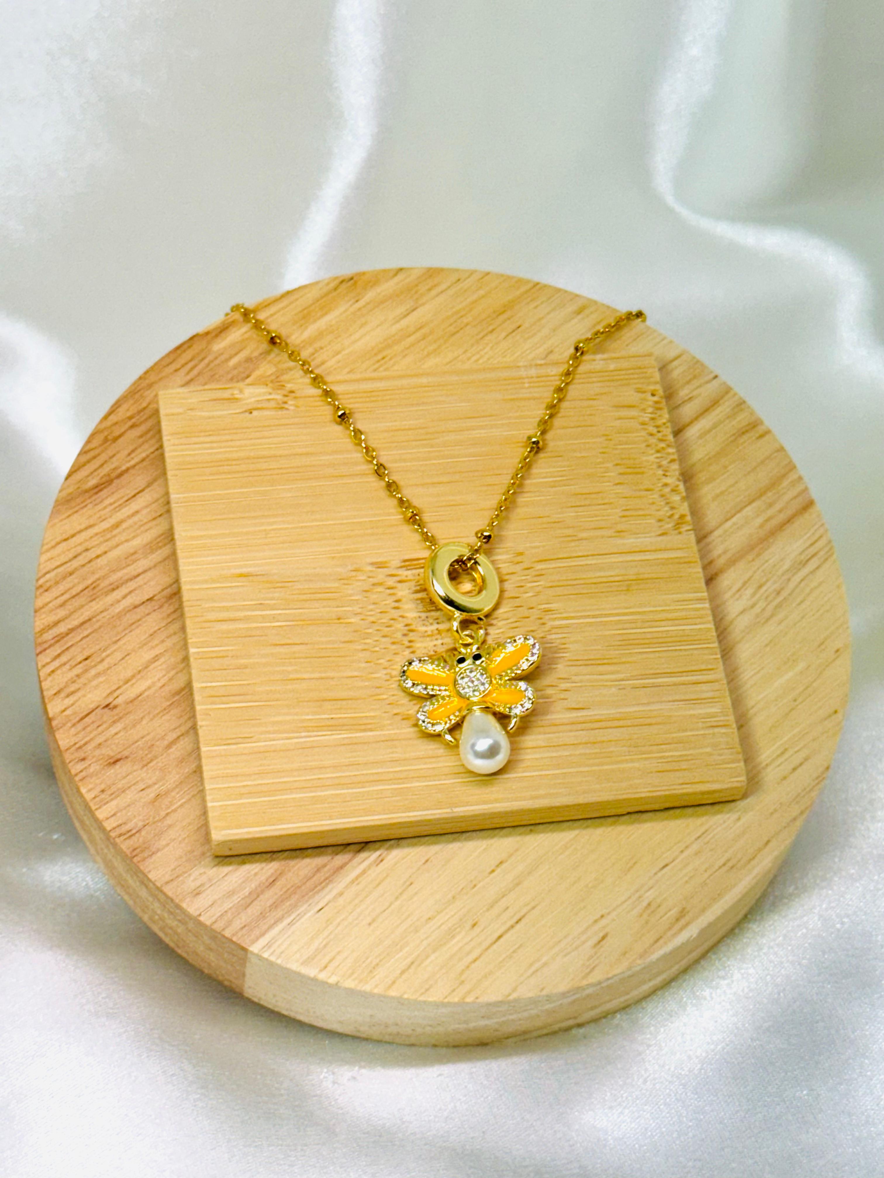 Collar mariposita yellow